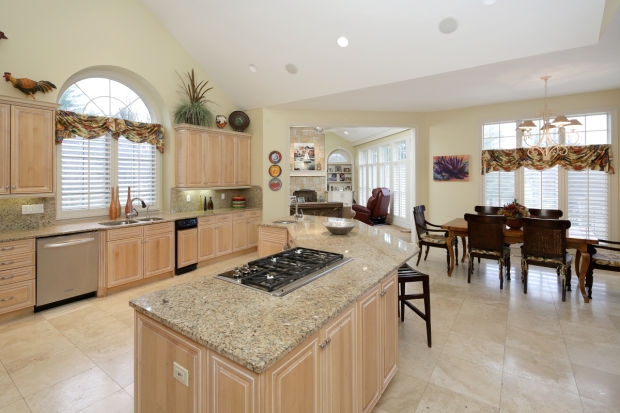 12045 Gailcrest Kitchen Breakfast.jpg